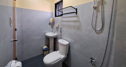 Basilia Guest House - Cozy 1BDR with Bathroom