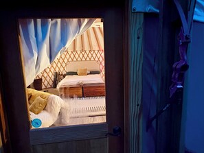 1 bedroom, WiFi, bed sheets - Unique Cozy Yurt Bungalow in Serene Garden Valley – AC, Heat & Pure Tranquility. (Garden Valley)