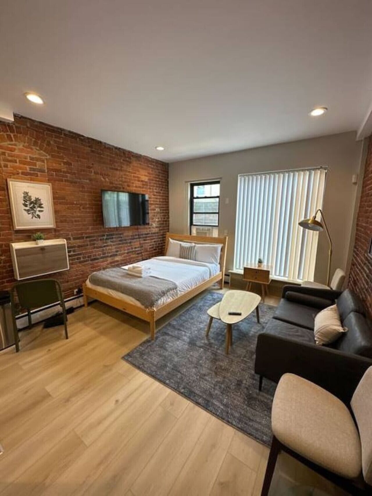 1 bedroom, desk, iron/ironing board, WiFi