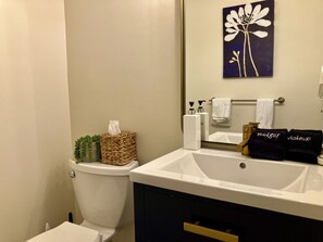 Hair dryer, towels - The Birchstone- Pool, Hot tub, Near Bike Park (Killington)