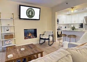 TV, fireplace - The Birchstone- Pool, Hot tub, Near Bike Park (Killington)