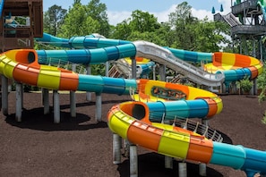 Children’s area - Spacious 3-bedroom Powhatan Resort Townhome in peaceful Williamsburg, VA (Williamsburg)