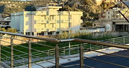 Brolo (ME), beachfront apartment with private parking.