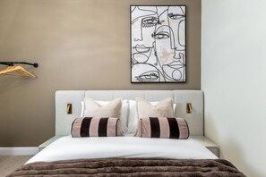 2 dormitorios, tabla de planchar con plancha, wifi y ropa de cama