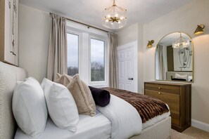 2 makuuhuonetta, silitysrauta/-lauta, Wi-Fi, vuodevaatteet