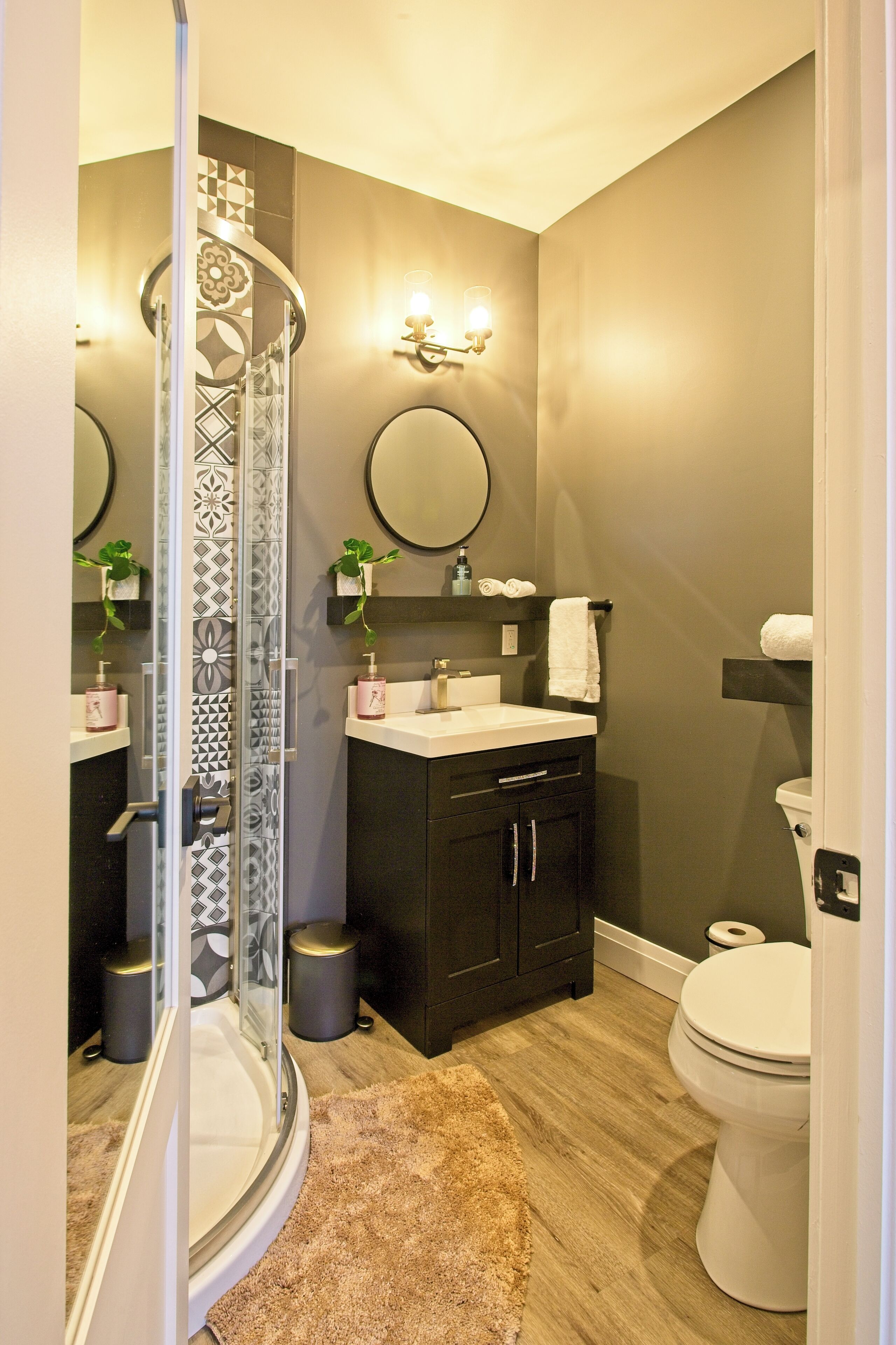 욕실 | 샤워 시설, 무료 세면용품, 헤어드라이어, 타월