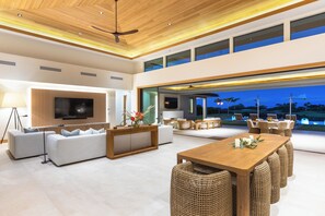 Interior - Luxury 5BR One Ocean Estate (OE12) at Mauna Lani – Lanai, Great Room & Pool (Kamuela)