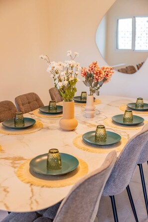 تناول الطعام