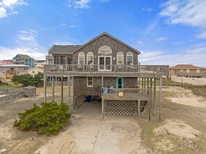 Exterior - The Pickled Mermaid: Dogs Allowed (Rodanthe)