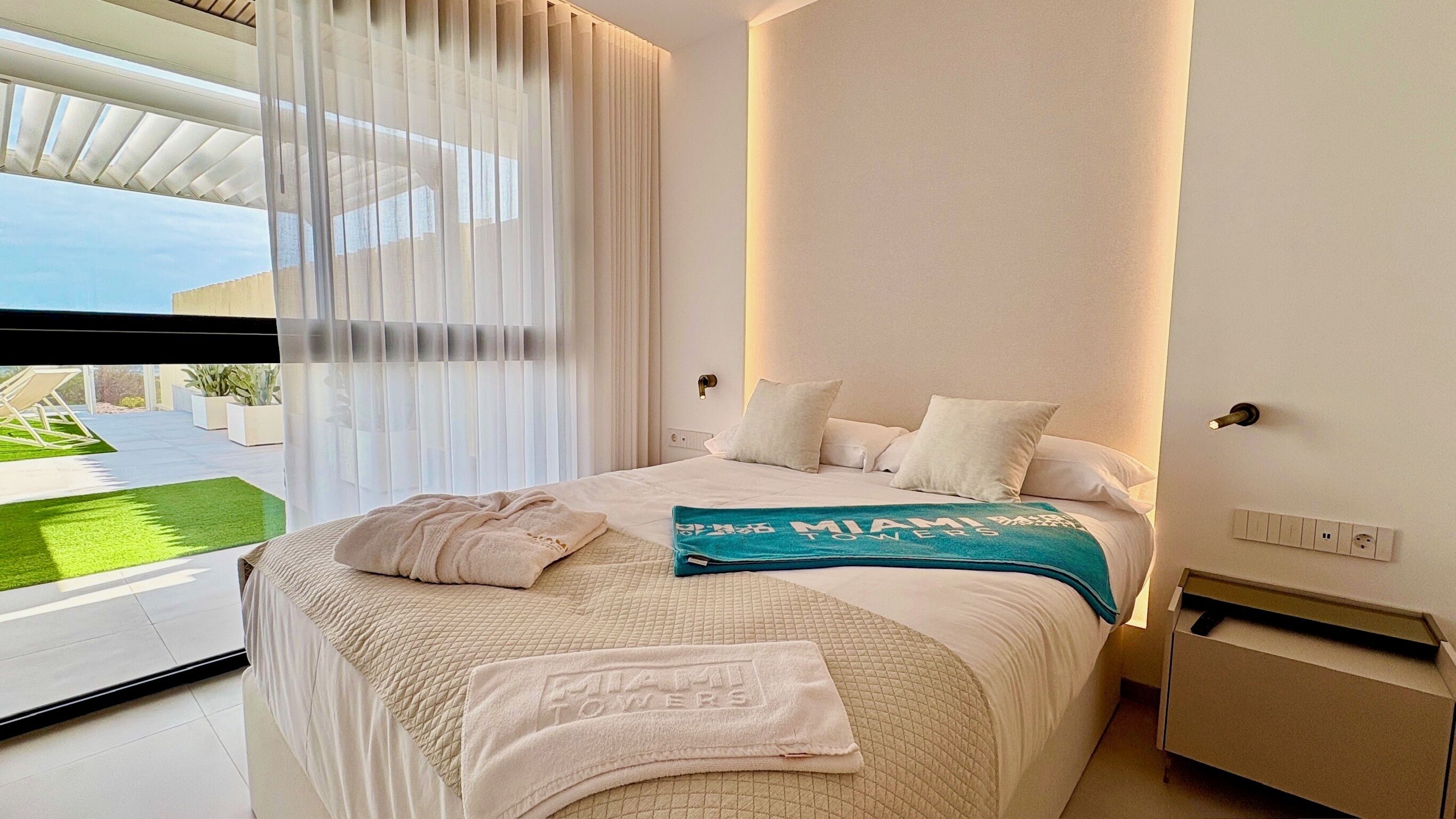 Exclusive Apartment, 3 Bedrooms, Private Pool, Sea View | Soundproofing, iron/ironing board, free WiFi