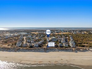 Beach nearby - Salty Shamrock: Dogs Allowed (Corolla)