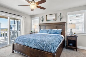 Iron/ironing board, WiFi, bed sheets - Sound Legacy: Private Pool and Hot Tub (Corolla)