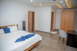 クラシック ダブルルーム ダブルベッド 1 台 | 高級寝具、低反発ベッド、セーフティボックス (室内)、客室ごとに異なる装飾