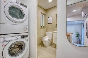 Hair dryer, towels - 2 BR Seafront Elegance with Balcony & Sea Views (St. Paul`s Bay)