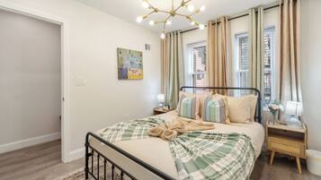 Iron/ironing board, Internet, bed sheets