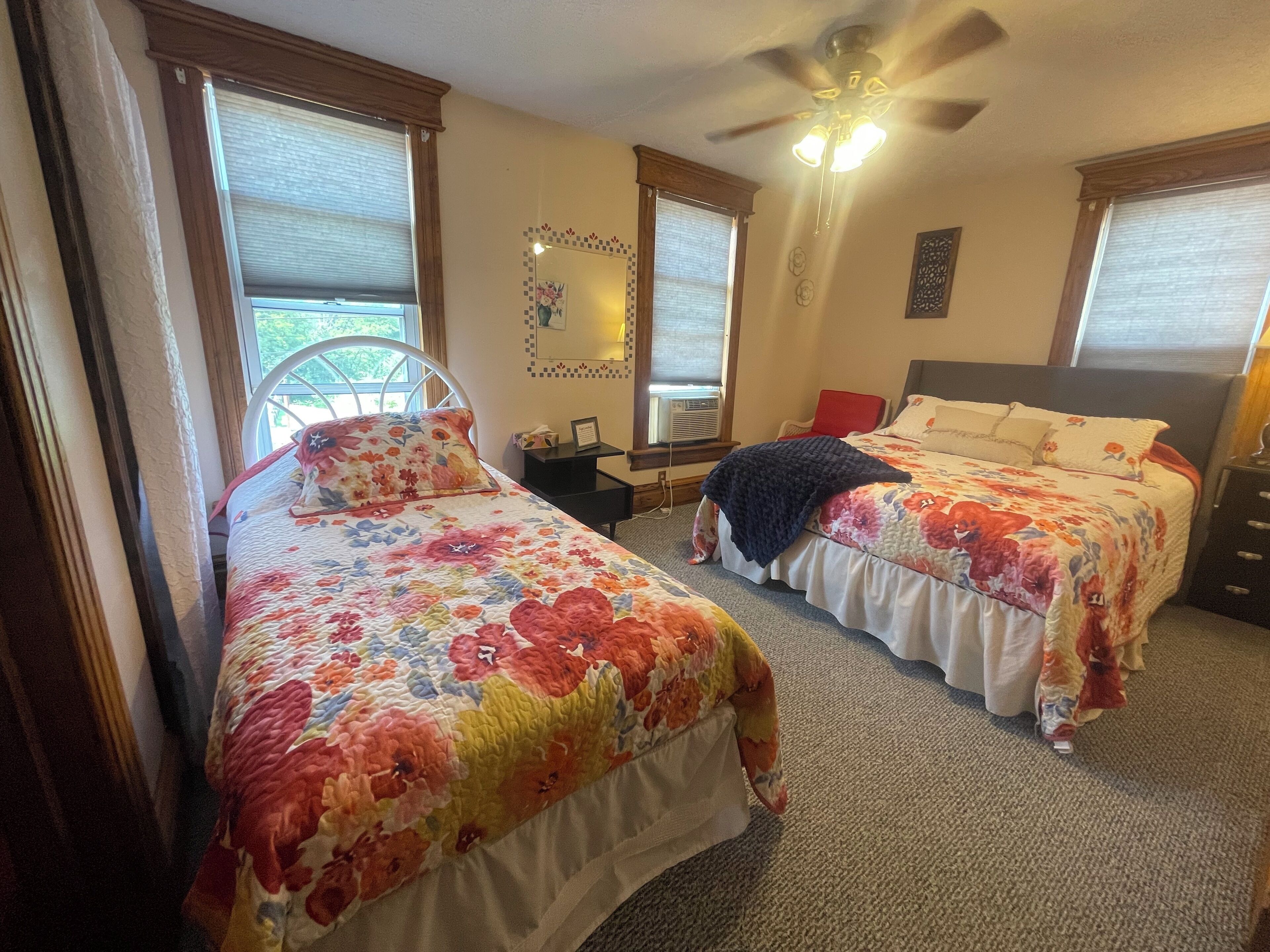 Iron/ironing board, WiFi, bed sheets