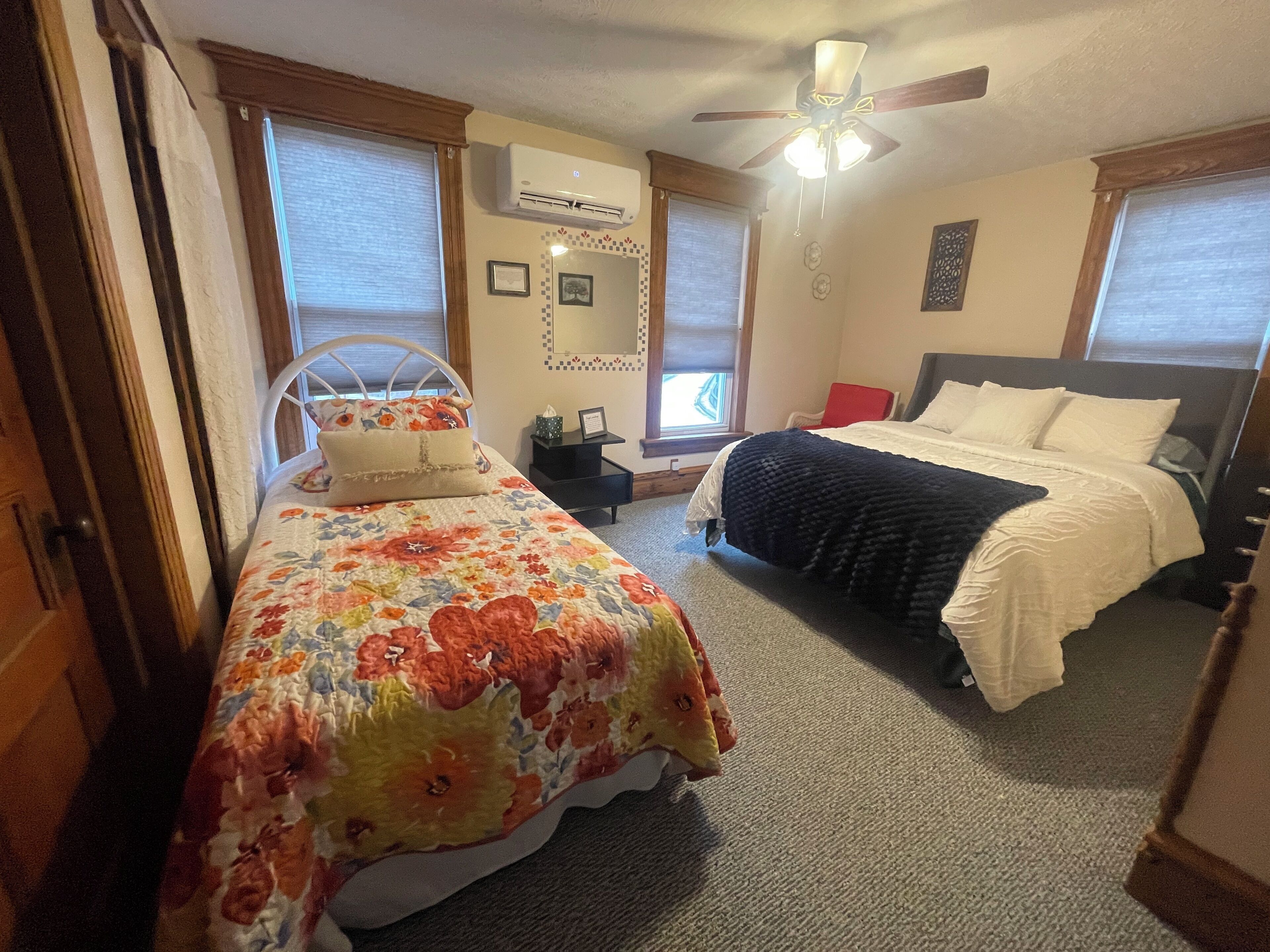 Iron/ironing board, WiFi, bed sheets