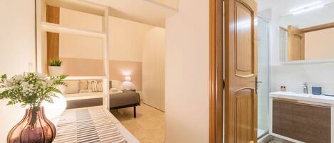 Fer et planche Ă repasser