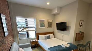 Bureau, fer et planche à repasser, Wi-Fi, literie fournie