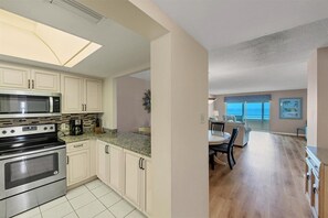 Private kitchen - Beach View large 2 bedroom 508 (Sarasota)