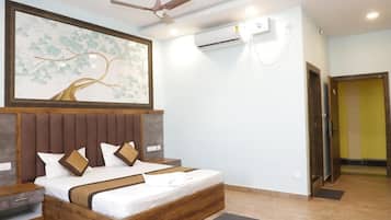 Standard Single Room, Garden View | Meja, Wi-fi percuma