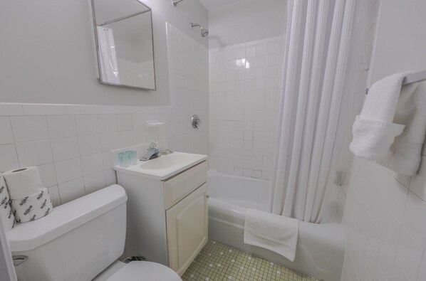 Hair dryer - Bright & Cozy Studio Apartment (Boston)