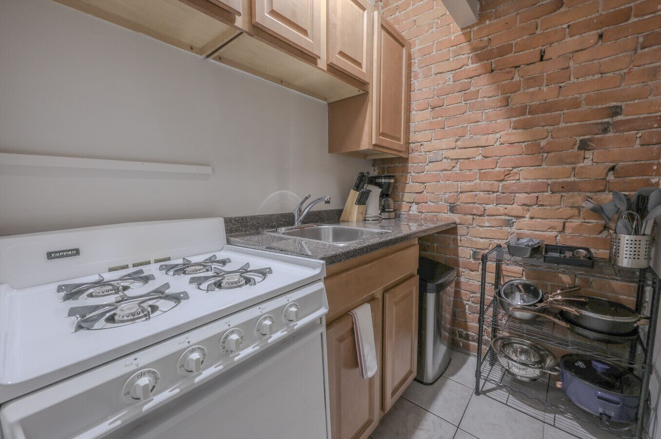 Oven, stovetop, dishwasher, coffee/tea maker