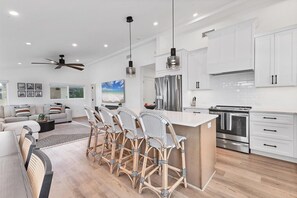 Unclassified image, 2 of 48, button - Horizons West Beautifully Remodeled 2 Bedroom Bayside Villa F-8 (Siesta Key)