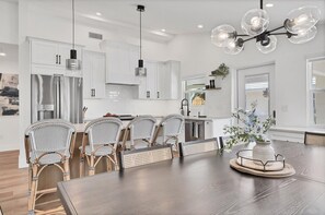 Dining - Horizons West Beautifully Remodeled 2 Bedroom Bayside Villa F-8 (Siesta Key)