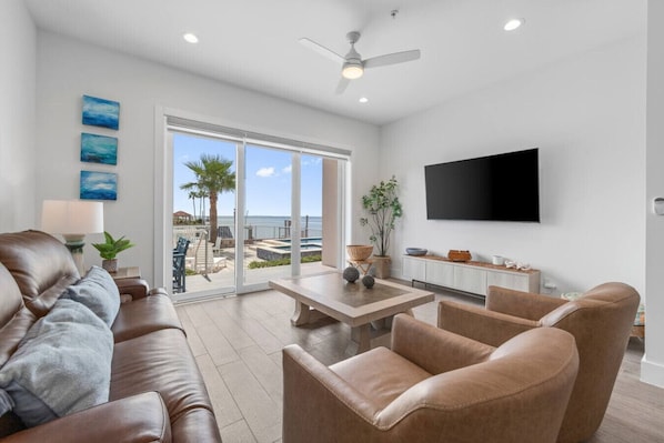 TV - Sunset Haven – Stunning Lagoon & Private Boat Dock (South Padre Island)