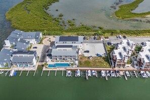 Exterior - Sunset Haven – Stunning Lagoon & Private Boat Dock (South Padre Island)