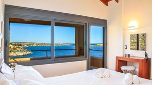 9 bedrooms, iron/ironing board, WiFi, bed sheets - Daphne & Chloe Estate (Chania)
