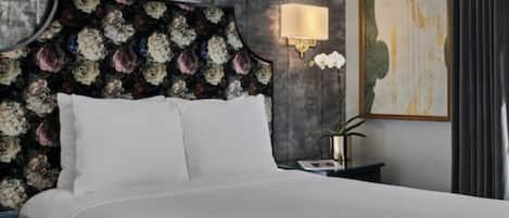 Strygejern/strygebræt, internetforbindelse, sengetøj