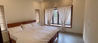 ETSA Pepper Paradise: Luxury 3-bedroom villa with AC in Thodupuzha