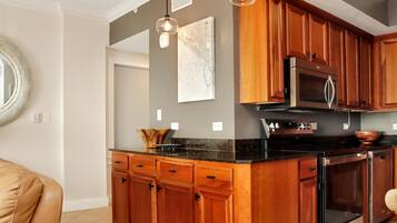 Condo, Multiple Beds (Paradise Shores 404 Seashell Inn) | Interior