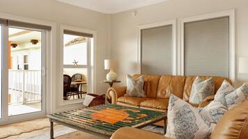 Condo, Multiple Beds (Paradise Shores 404 Seashell Inn) | Living area