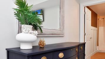 Condo, Multiple Beds (Paradise Shores 404 Seashell Inn) | Interior