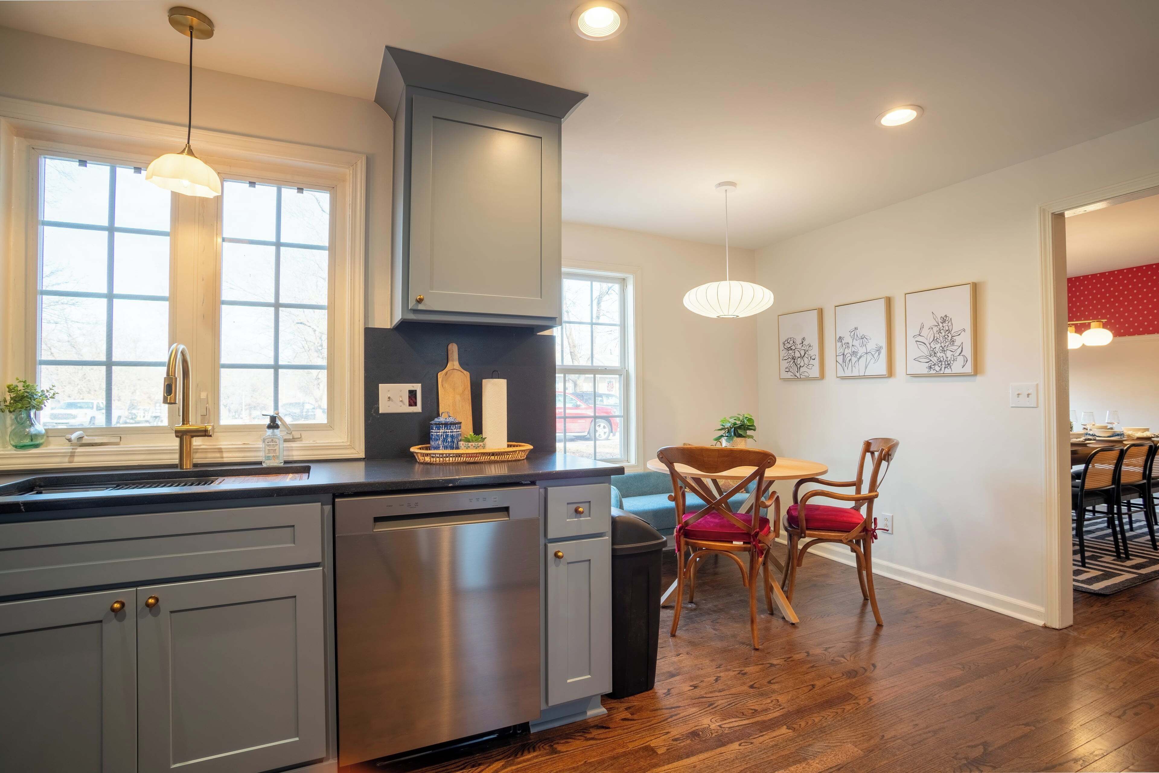 冰箱、微波炉、烤箱、炉灶