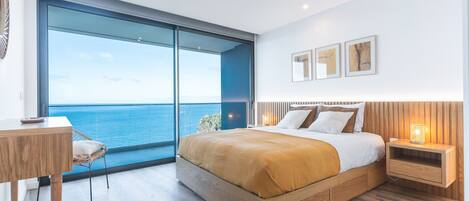 Iron/ironing board, travel cot, free WiFi, bed sheets