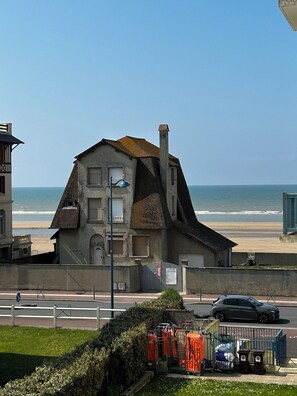 Beach - Renovated apartment with parking space (Villers-sur-Mer)