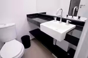 Bathroom - Vn Consolação 1116 (São Paulo)