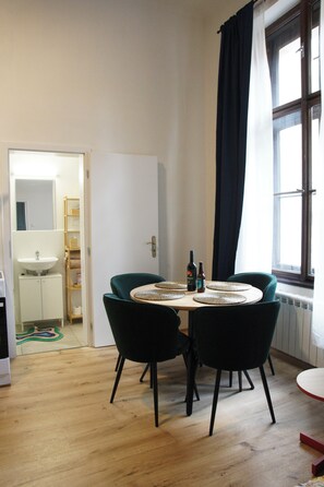 Dining - Cozy central flat in Prague City Center (Praha)