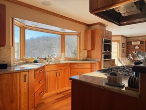 Fridge, microwave, oven, stovetop - Big Bear Chalet- Hot tub, pool table, near resort! (Killington)