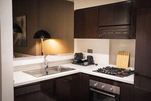 Private kitchen - Modern 1BR Downtown - Dubai Mall Walk (Dubai)