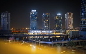 Miscellaneous - Modern 1BR Downtown - Dubai Mall Walk (Dubai)