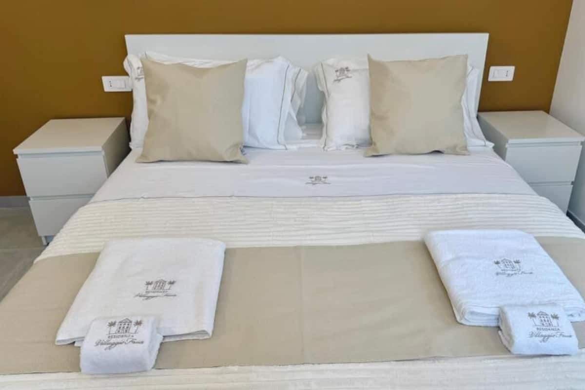 Double Room, Courtyard View | Desk, laptop workspace, iron/ironing board, free WiFi