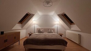 Tabla de planchar con plancha y wifi