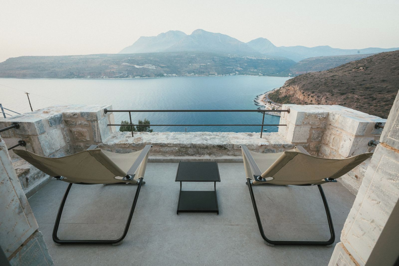 Mani Tower House | Terrasse/Patio