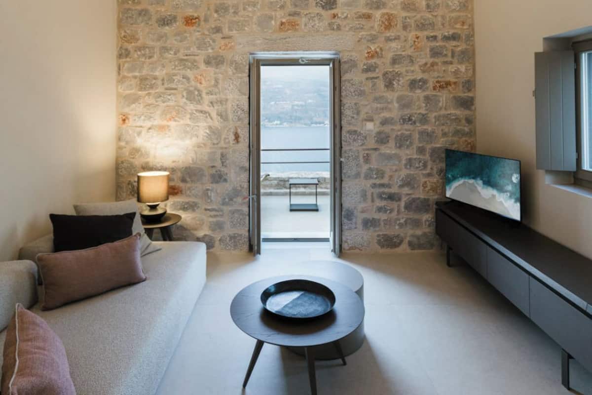 Mani Tower House | In-room safe, soundproofing, iron/ironing board, free WiFi