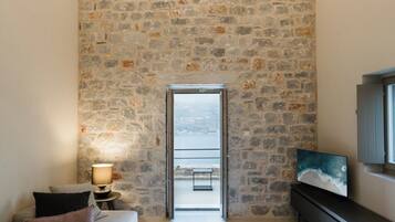 Mani Tower House | Zimmersafe, schallisolierte Zimmer, Bügeleisen/Bügelbrett